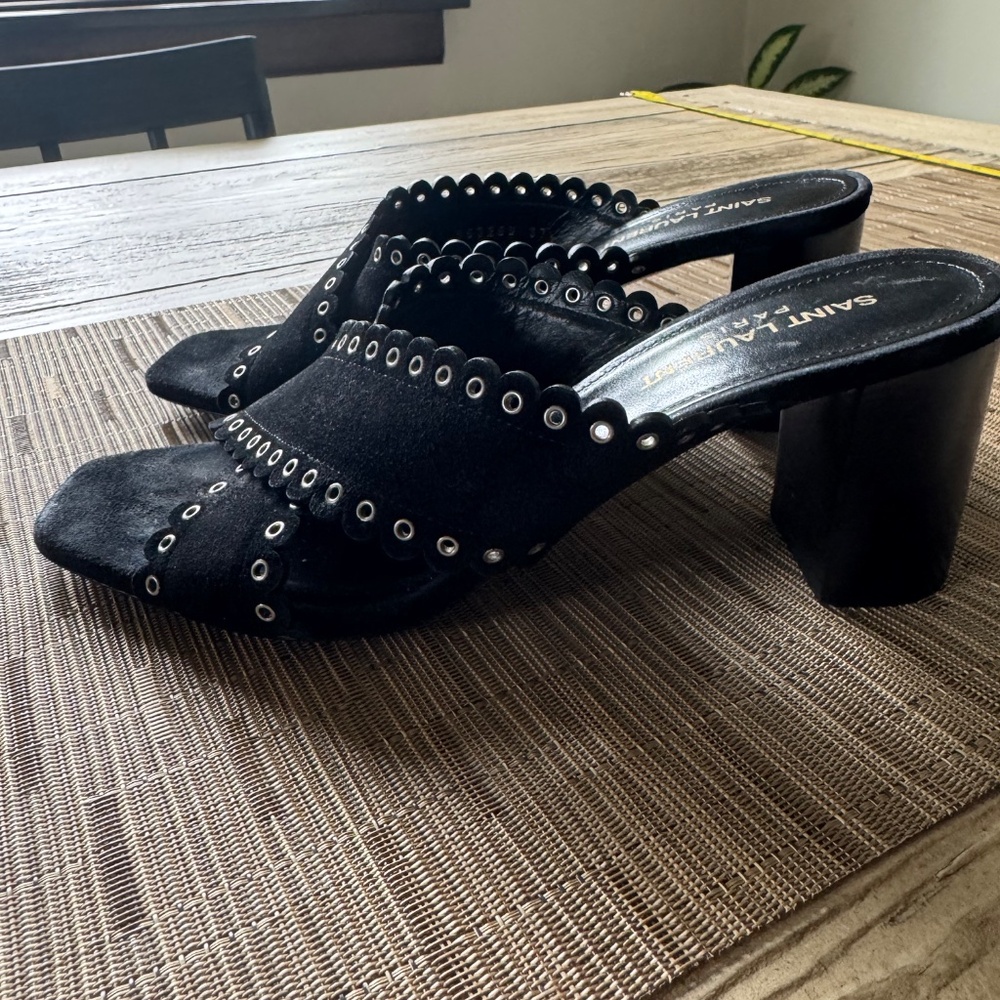 Saint Laurent Loulou suede grommet heel - Picture 4 of 7